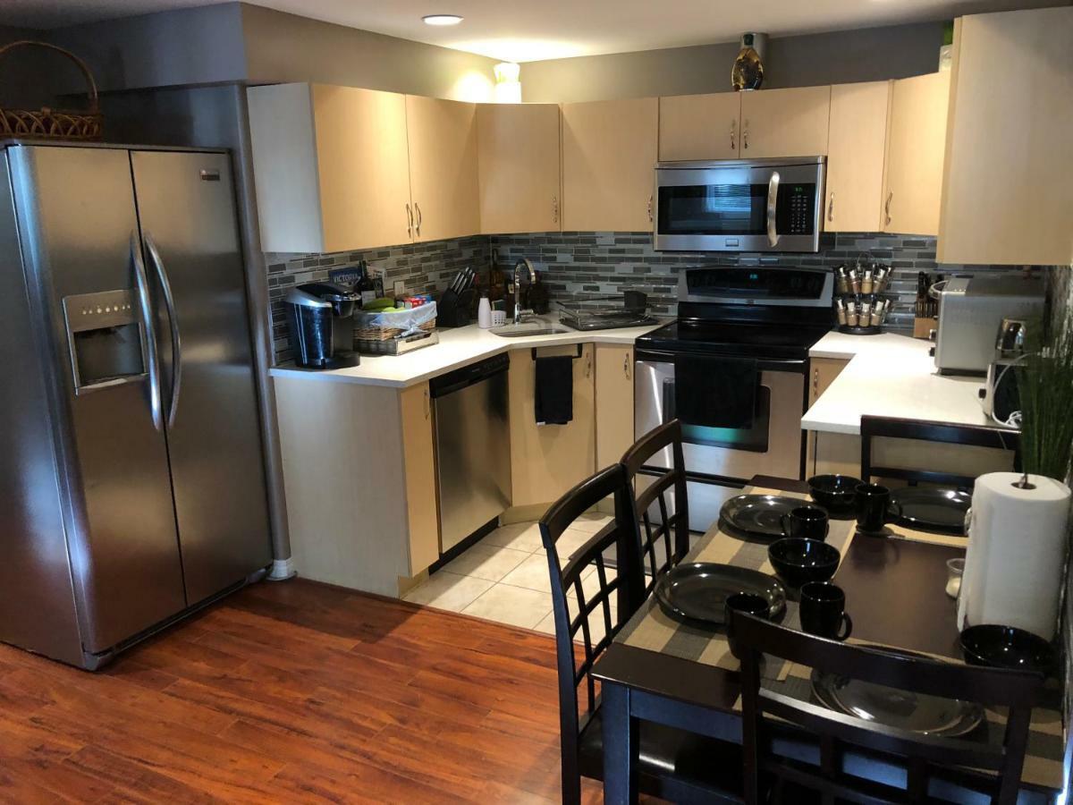 Cozy And Modern 3 Bedroom In Central Location! 빅토리아 외부 사진