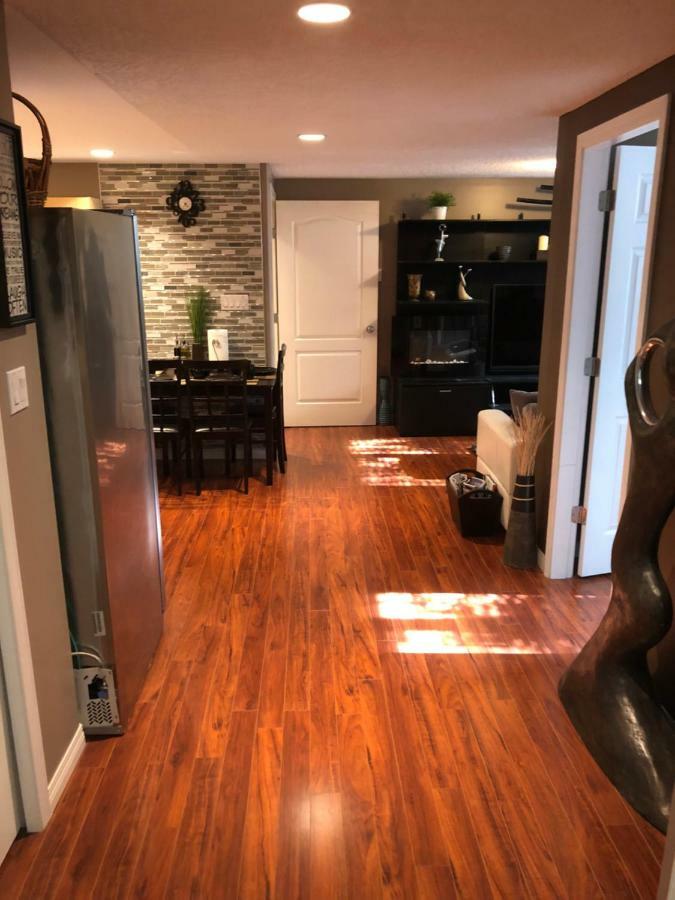 Cozy And Modern 3 Bedroom In Central Location! 빅토리아 외부 사진